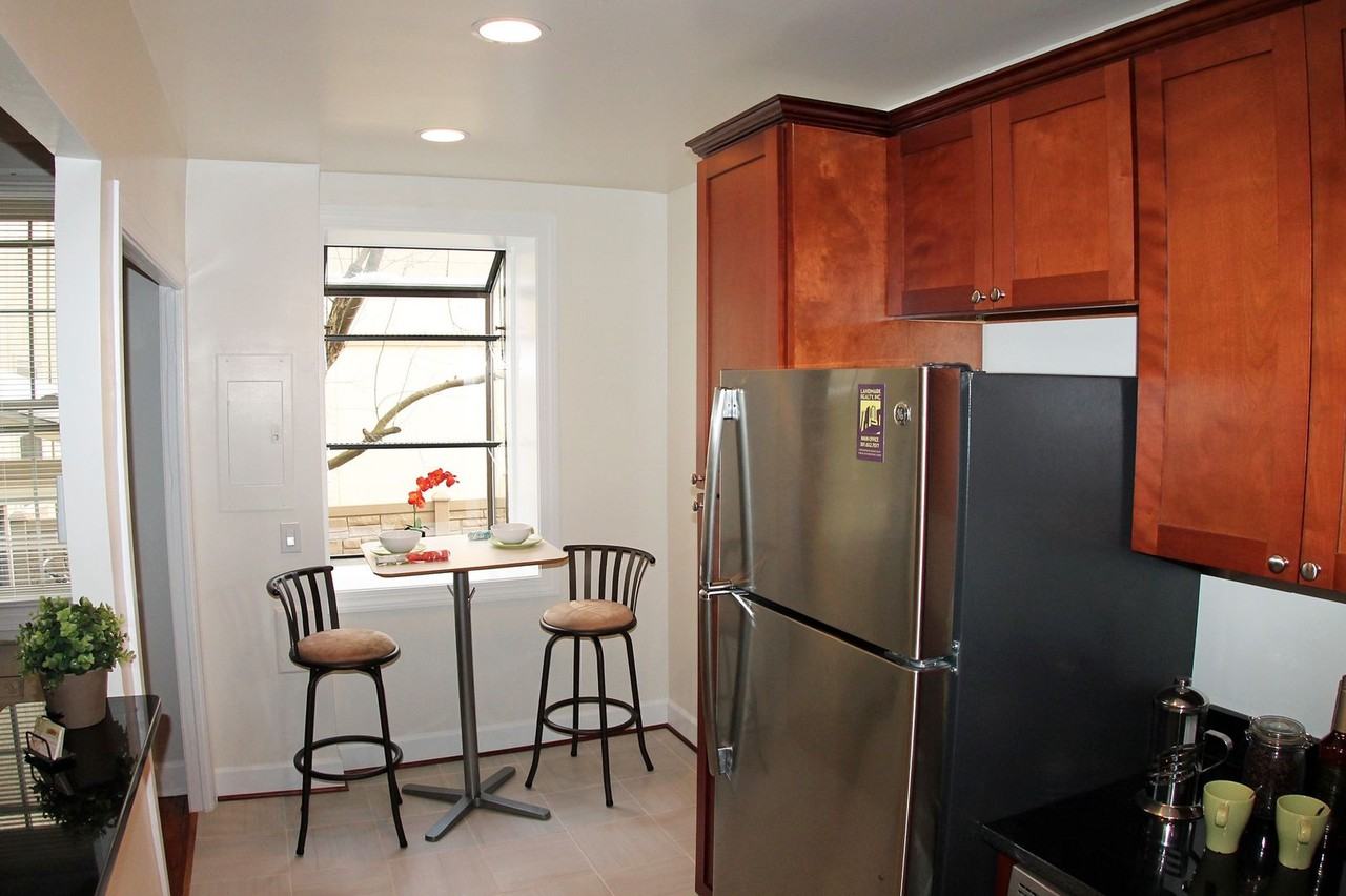 Fleetwood Apartments - Photo 5 of 36