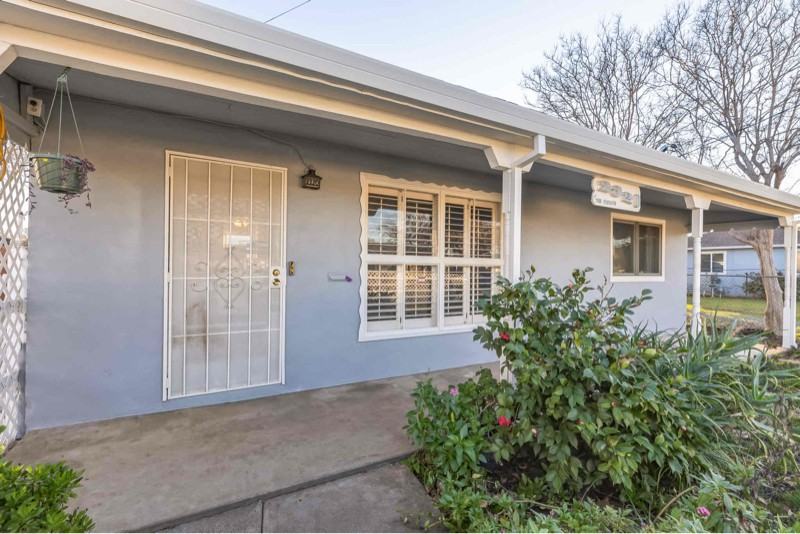 2320 Piercy Way - Photo 2 of 30