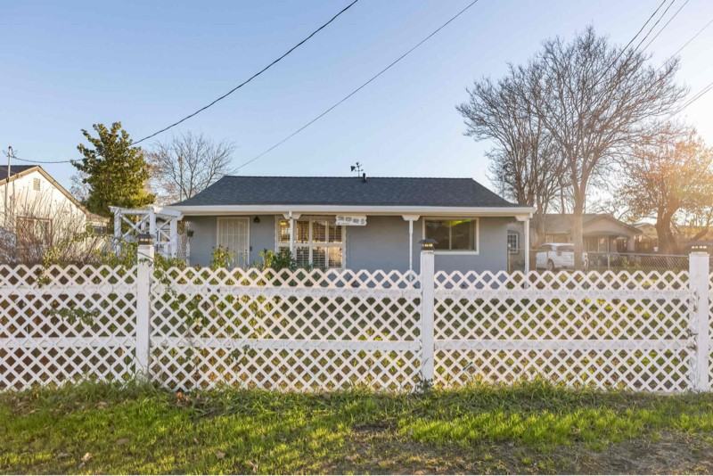 2320 Piercy Way - Photo 3 of 30