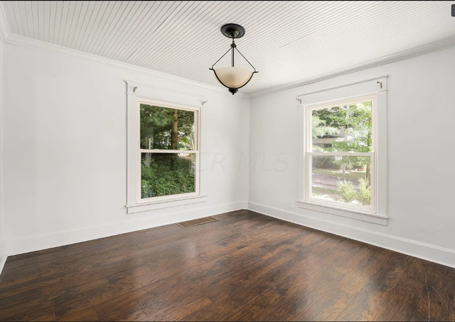 215 S Mulberry St - Photo 3 of 6