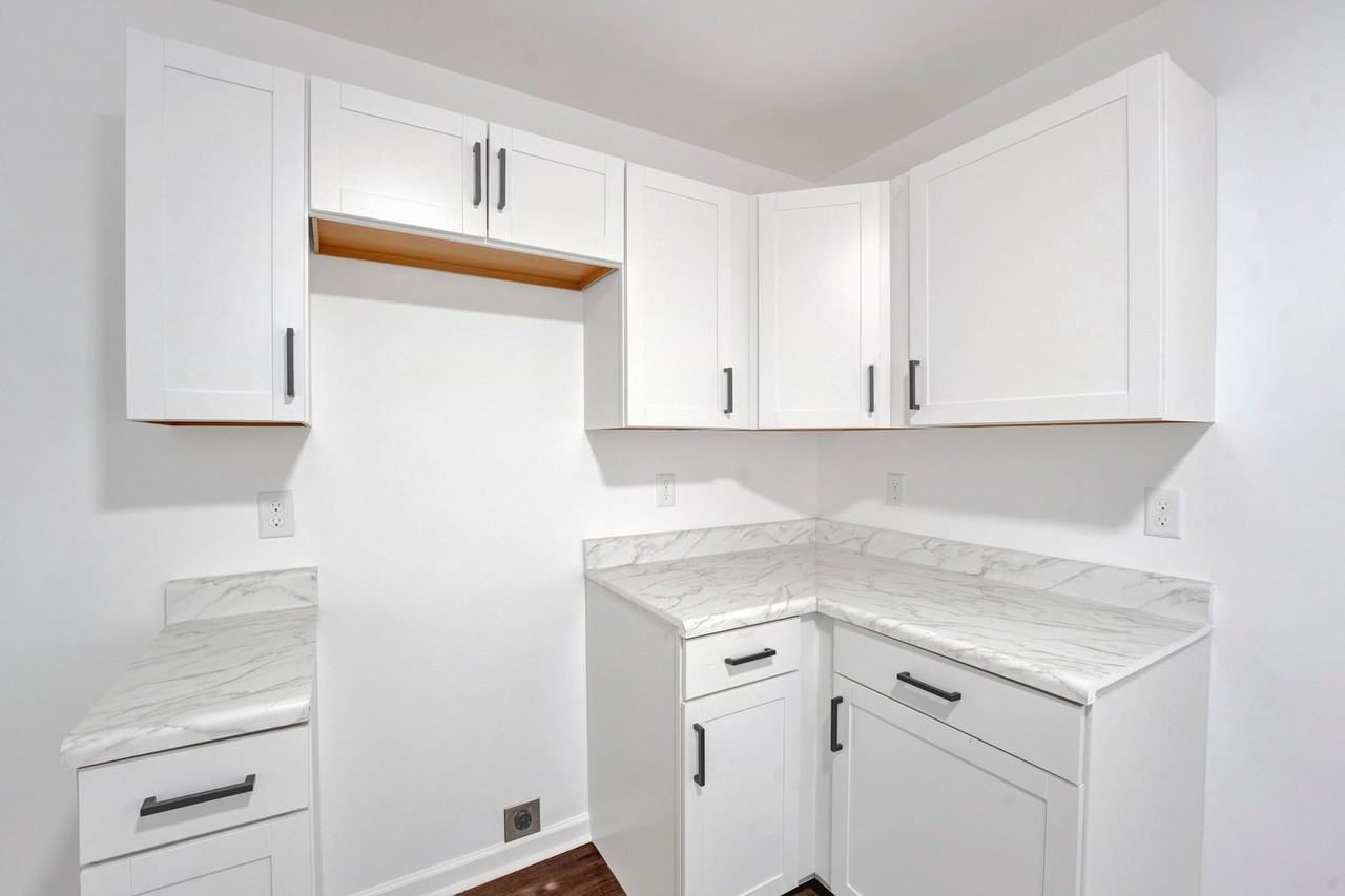 1630 S Orleans St - Photo 3 of 4