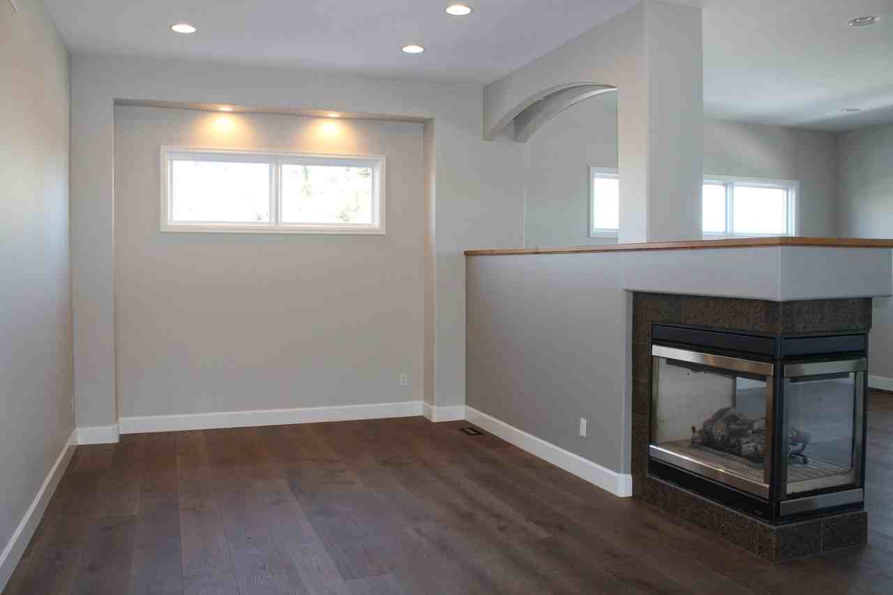 8236 Hidden Cove Ct - Photo 4 of 16