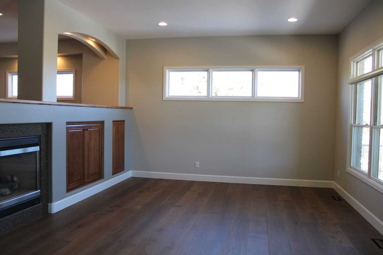 8236 Hidden Cove Ct - Photo 5 of 16