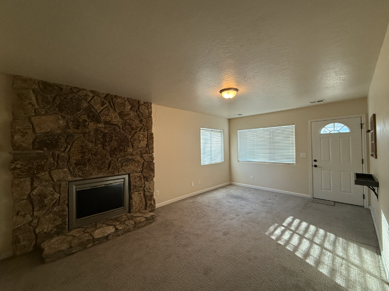 578 Lind Ave - Photo 2 of 19