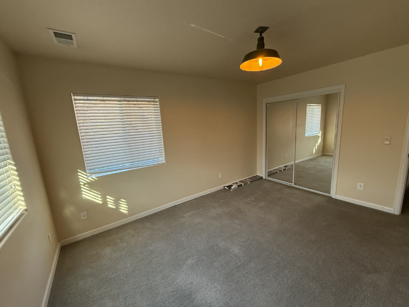 578 Lind Ave - Photo 5 of 19