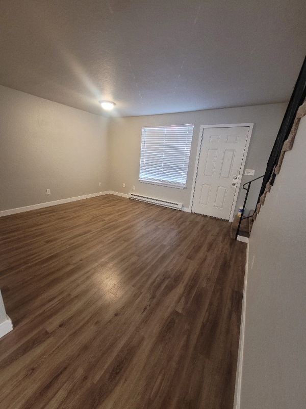 523 4th Ave S #5 - Photo 3 of 13