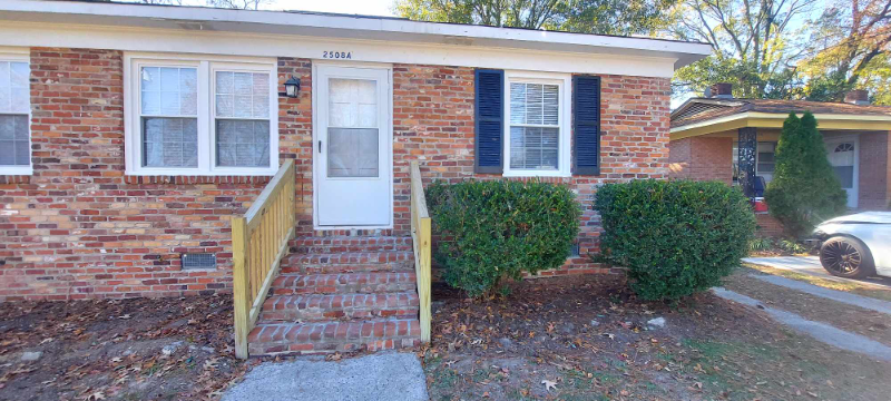 2508 East 3rd Street #B - Photo 2 of 13