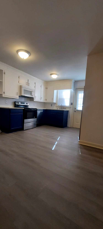 2508 East 3rd Street #B - Photo 7 of 13