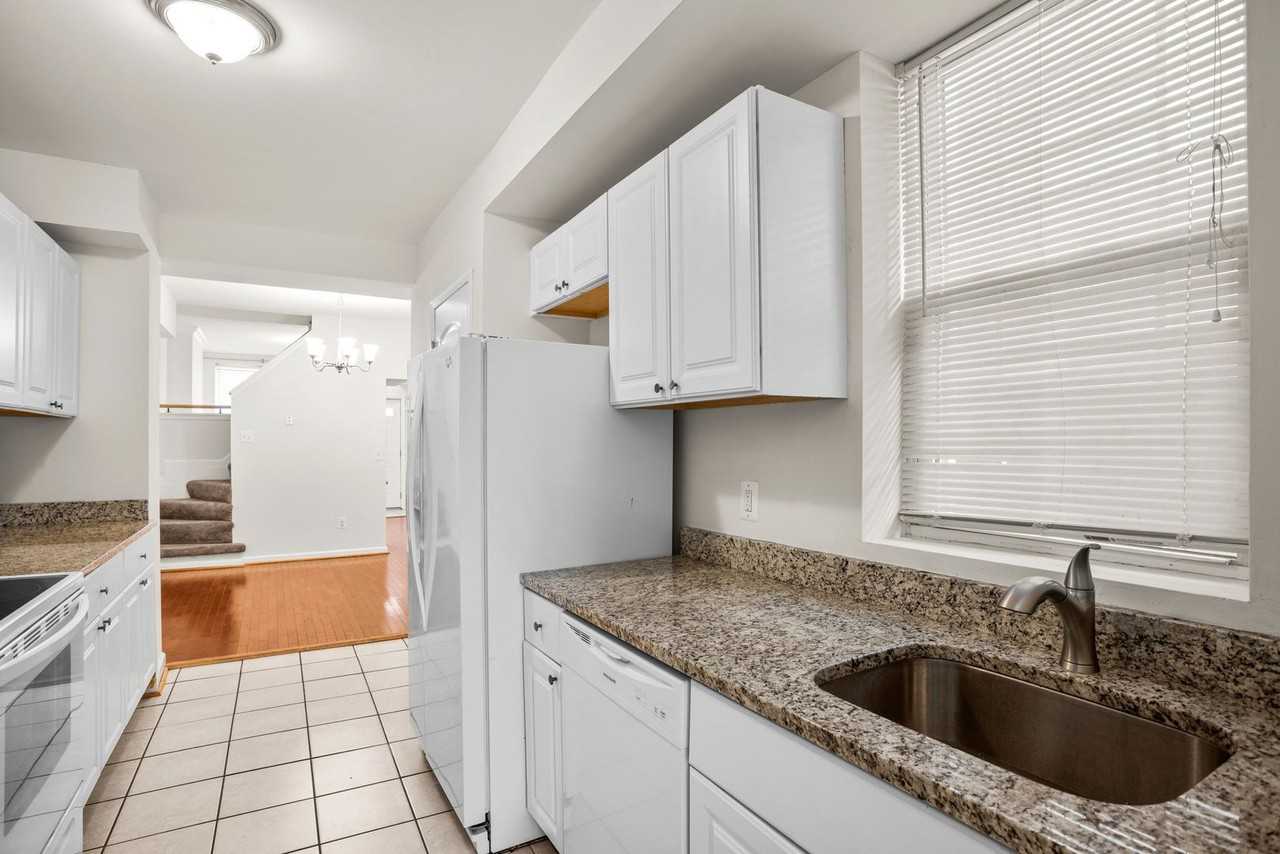 235 S Highland Ave - Photo 7 of 14