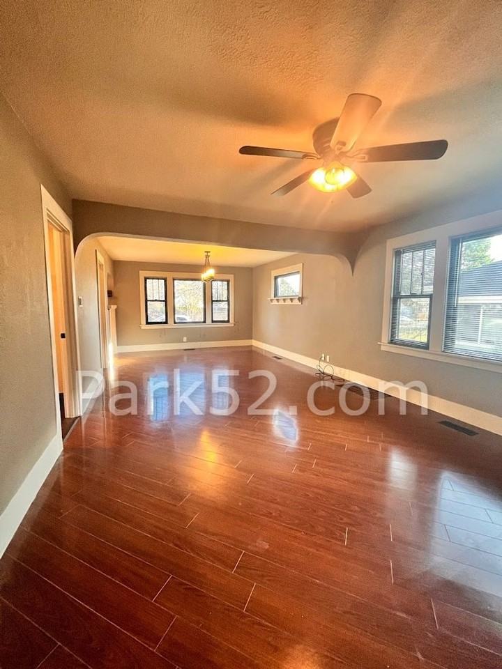 2130 S M St - Photo 5 of 25