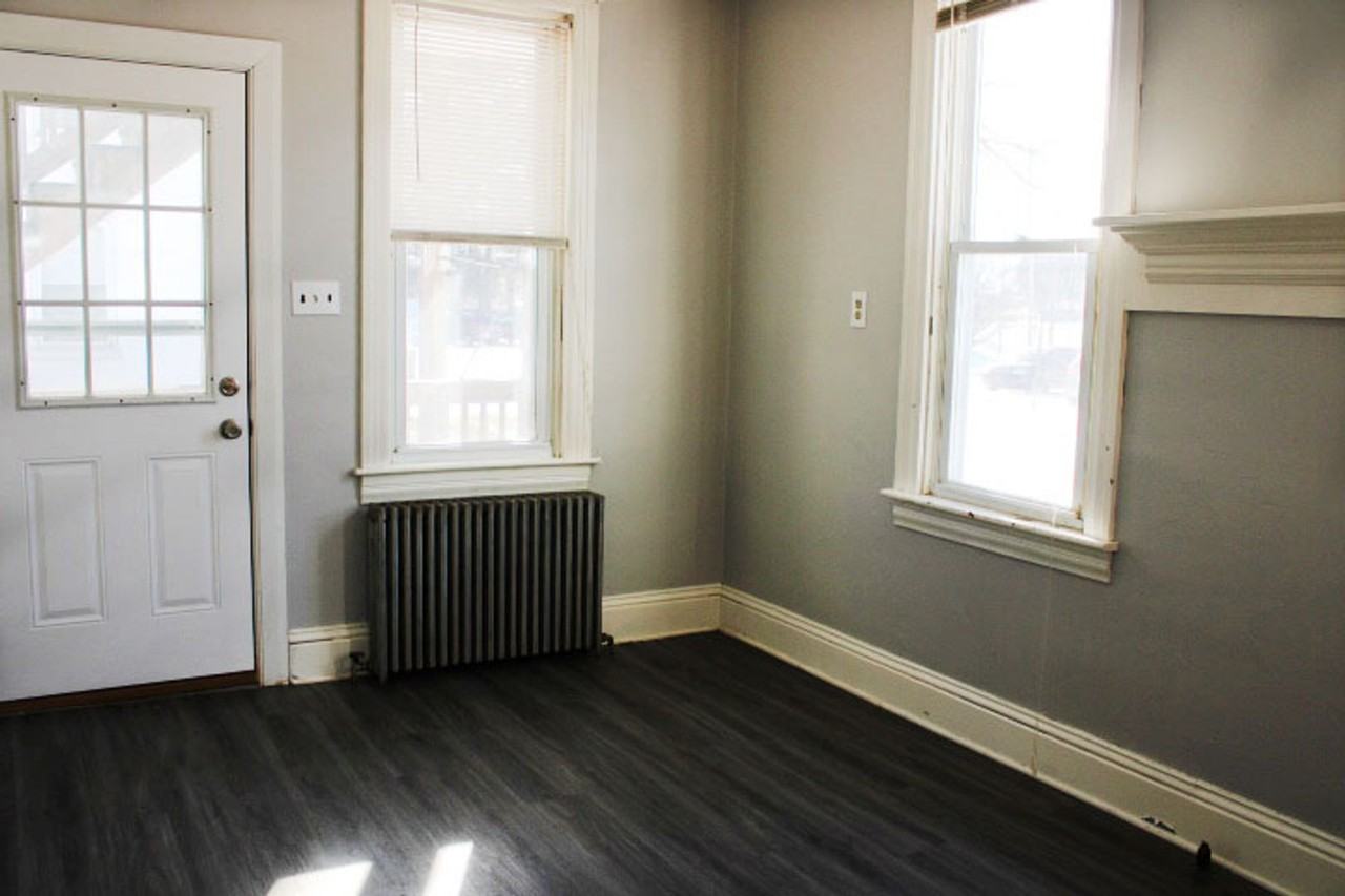 246 W Main St - Photo 5 of 9