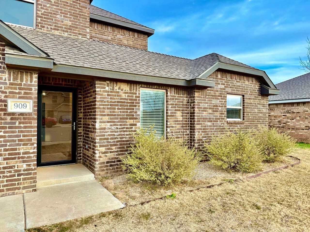 909 Manchester Ct - Photo 4 of 46