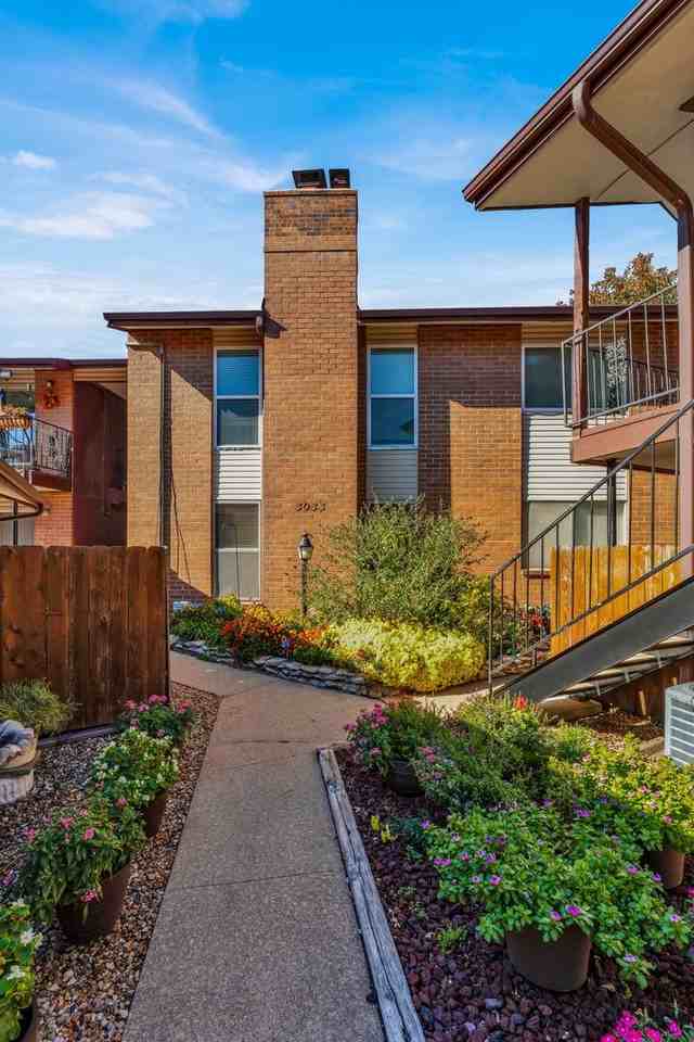 3033 Sw Lydia Ave #107 - Photo 2 of 21