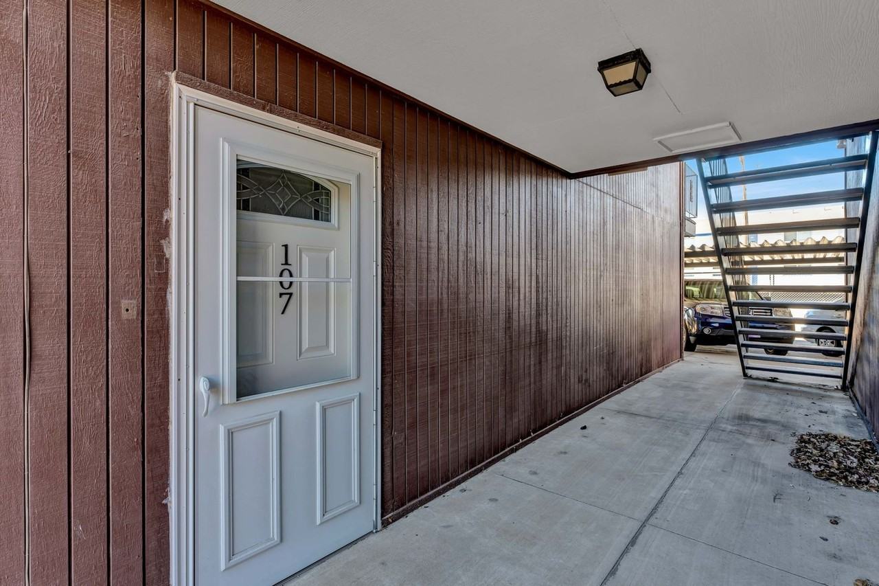3033 Sw Lydia Ave #107 - Photo 3 of 21