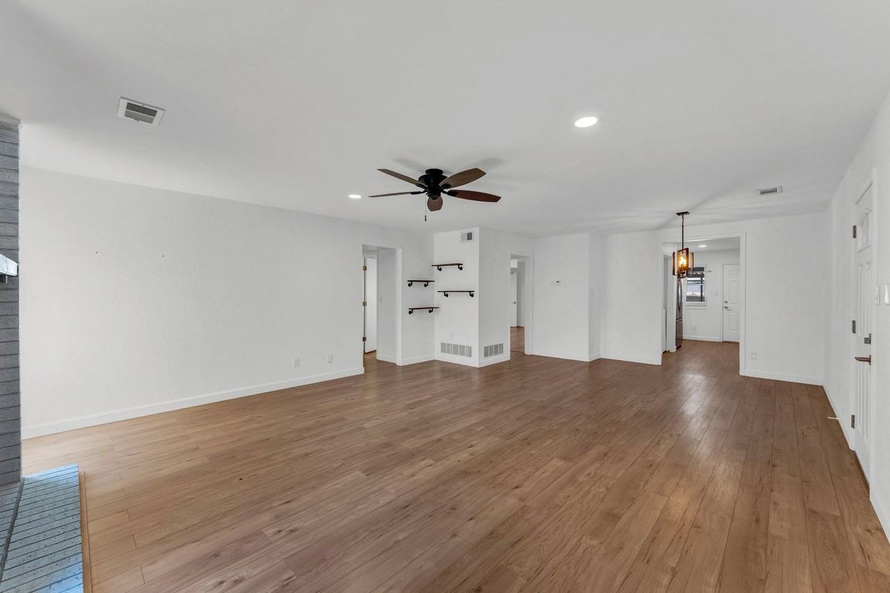 3033 Sw Lydia Ave #107 - Photo 6 of 21