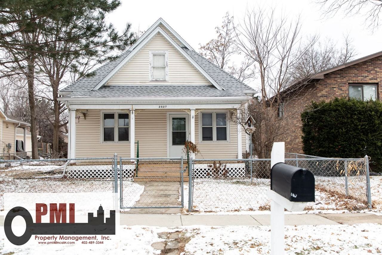 2827 S St - Photo 3 of 28
