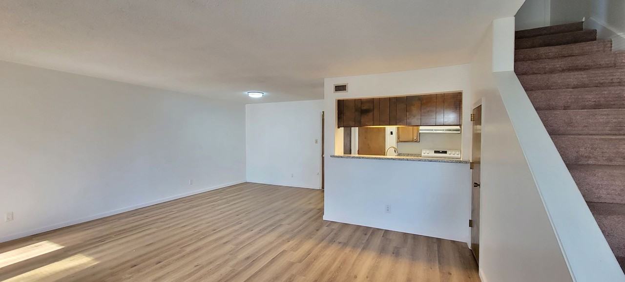 3532 Adenmor Ct Apt C - Photo 3 of 19