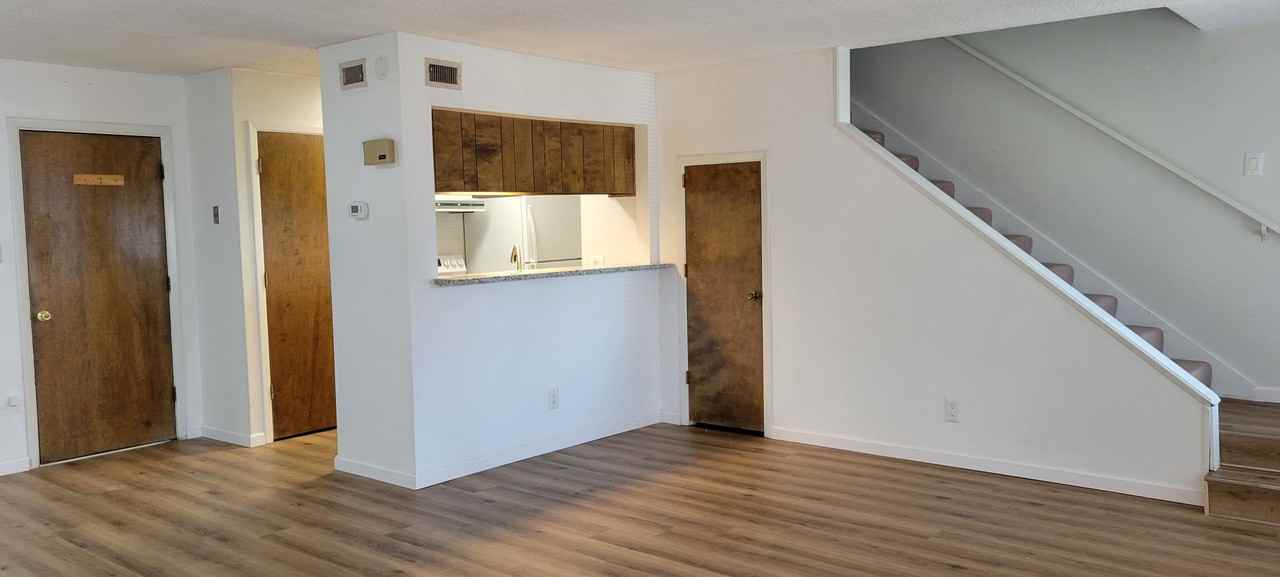 3532 Adenmor Ct Apt C - Photo 4 of 19