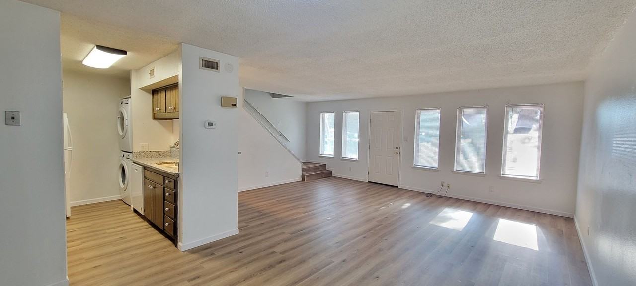 3532 Adenmor Ct Apt C - Photo 5 of 19