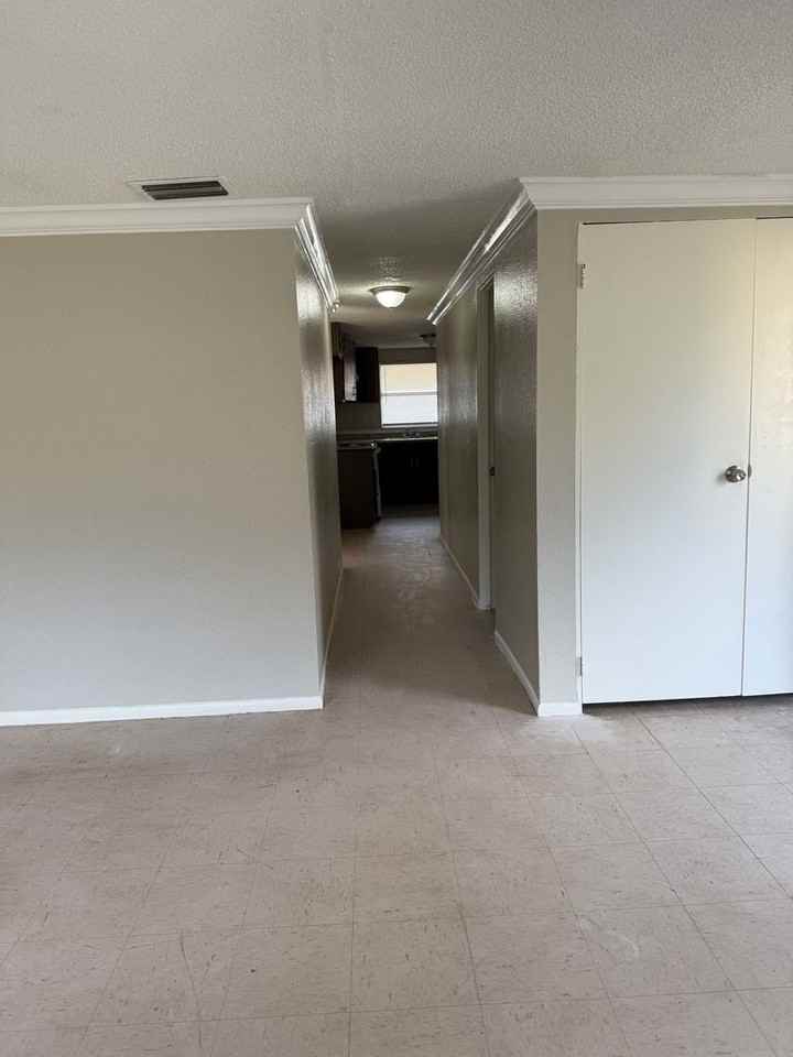 1012 57th Avenue Dr E - Photo 3 of 13