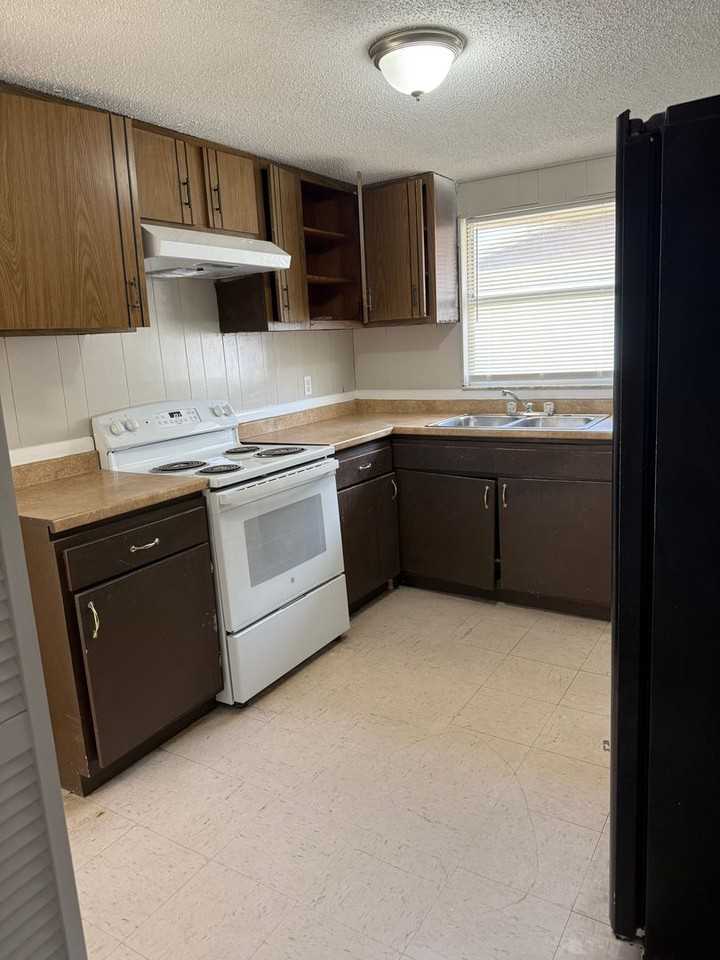 1012 57th Avenue Dr E - Photo 5 of 13