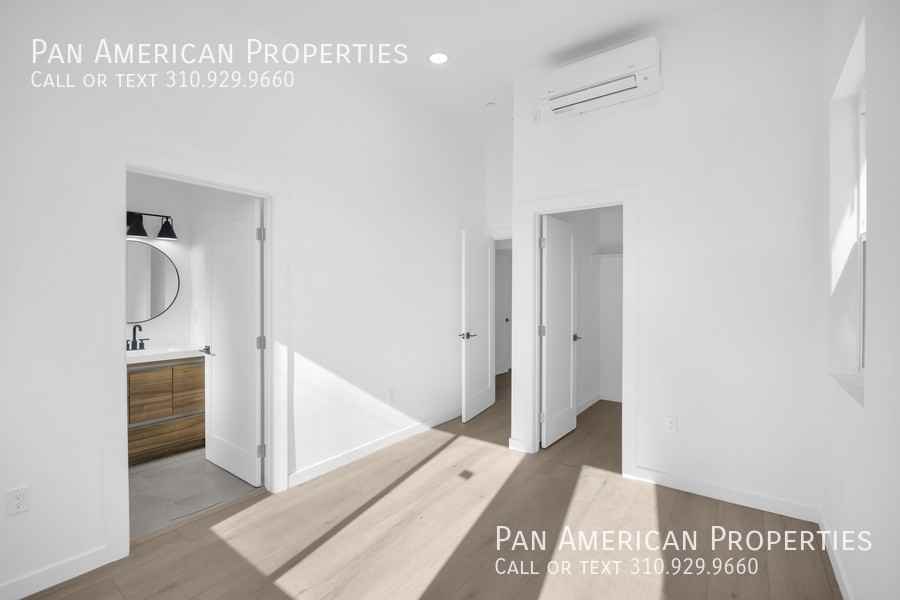 1738 9th St - Photo 3 of 48