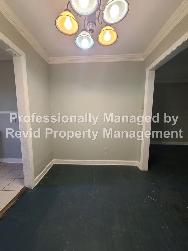 1245 Elliston Rd - Photo 6 of 19