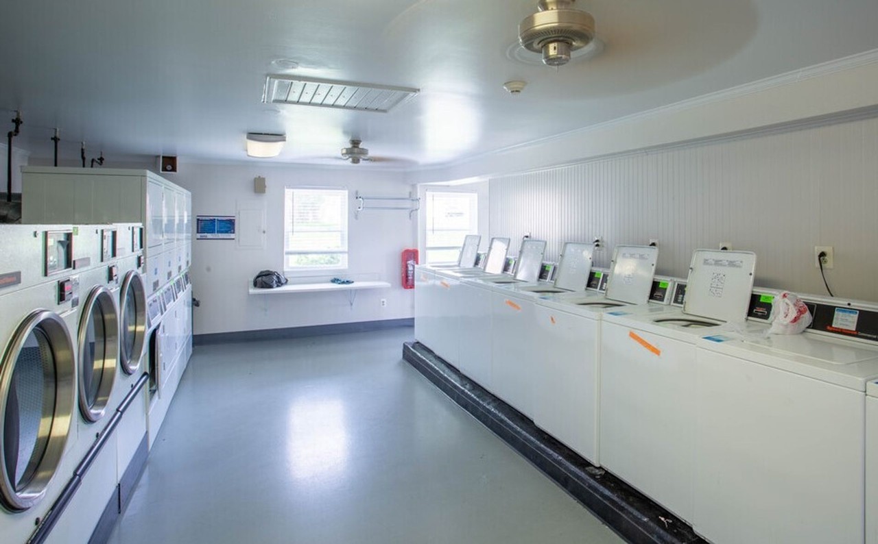 Foxwood Manor Apartments - Photo 7 of 13