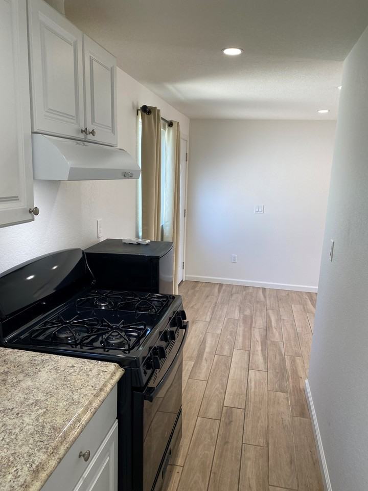 336 E Harding St #A - Photo 3 of 20