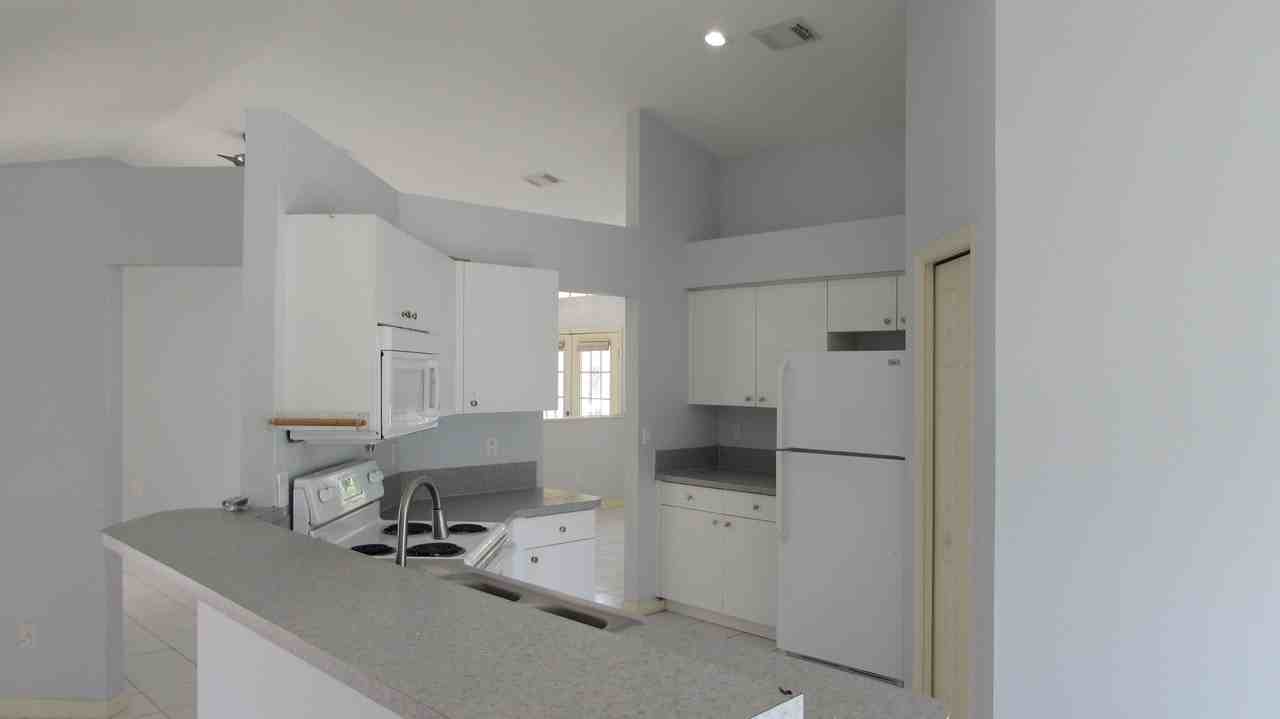 388 Sw Paar Dr #NA - Photo 3 of 15