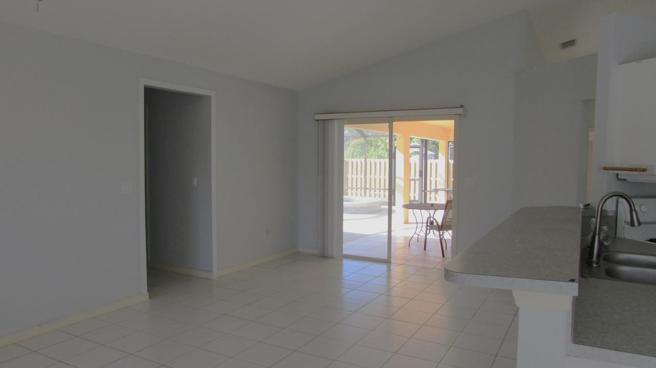 388 Sw Paar Dr #NA - Photo 6 of 15