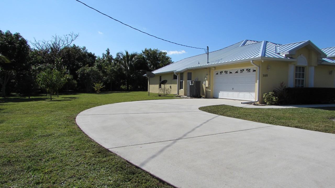 388 Sw Paar Dr #NA - Photo 2 of 21