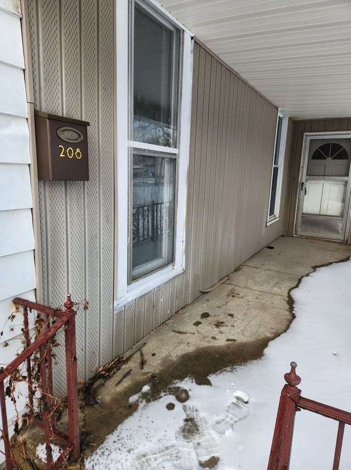 208 E 8th St #NA - Photo 5 of 24