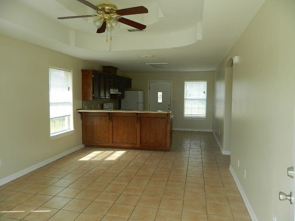 102 Los Laureles - Photo 3 of 8