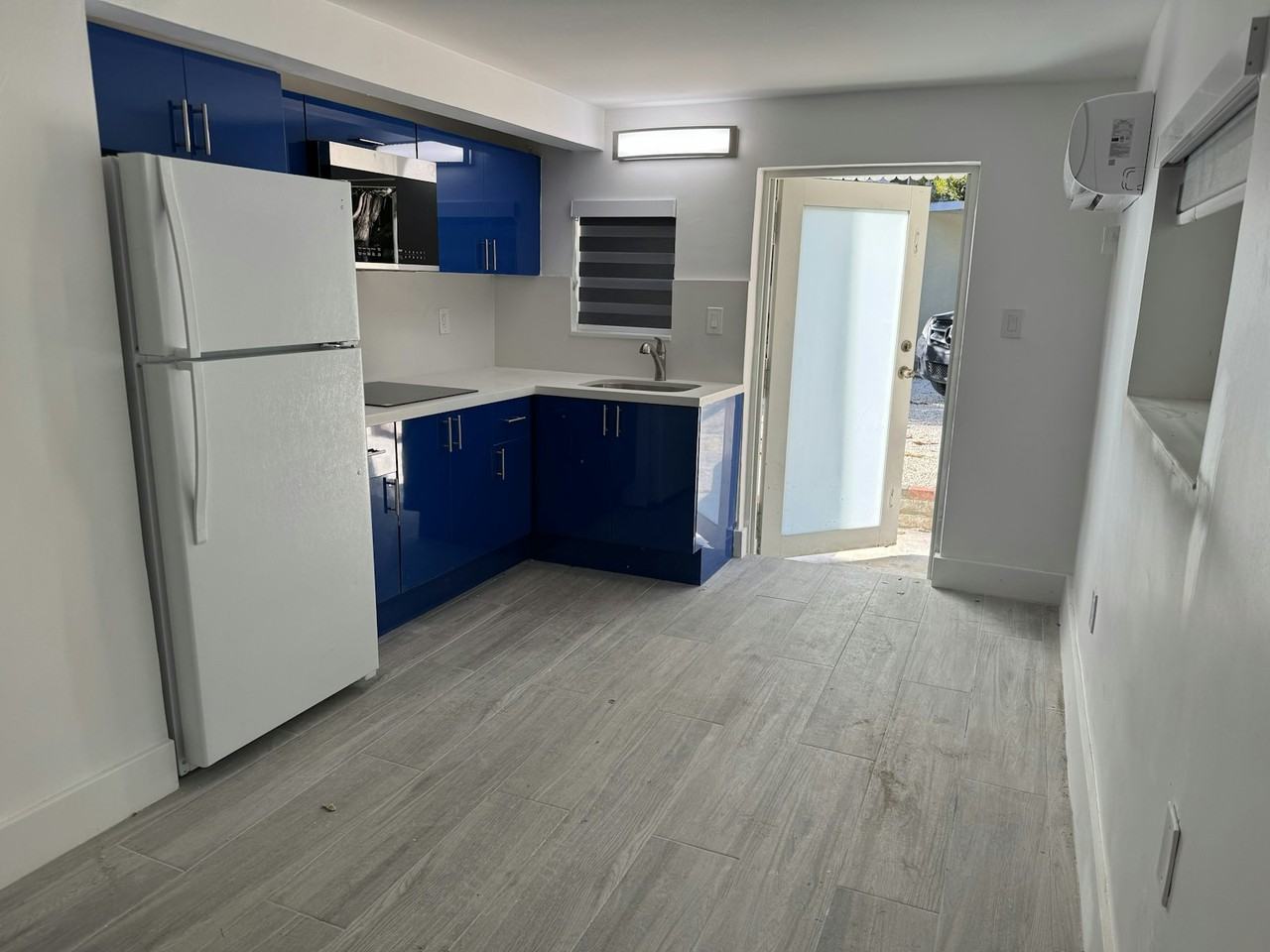 7 Sunset Road, Unit 3 - Photo 2 of 12