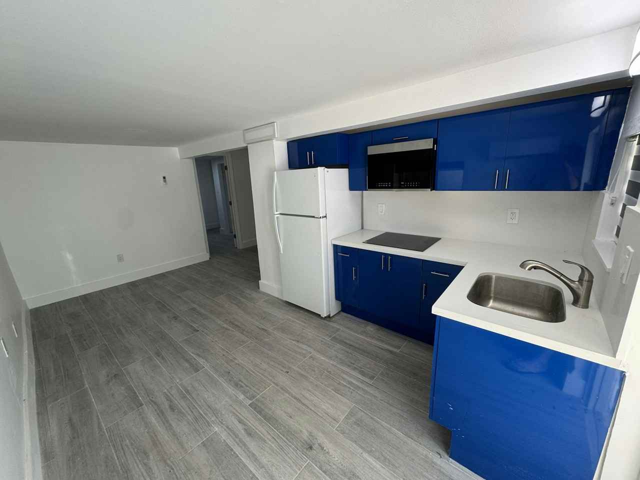 7 Sunset Road, Unit 3 - Photo 4 of 12