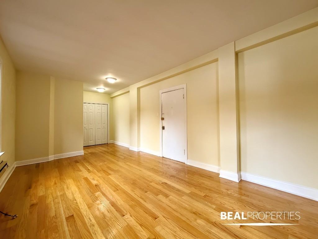 1347 North Dearborn Parkway - Photo 2 of 11