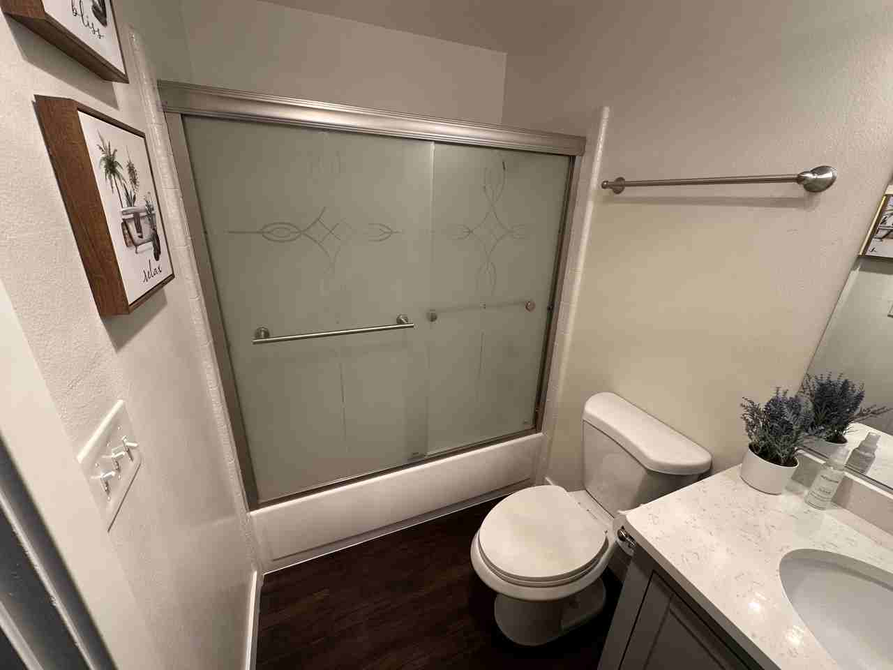 624 Ne Housley Ave #1 - Photo 5 of 9