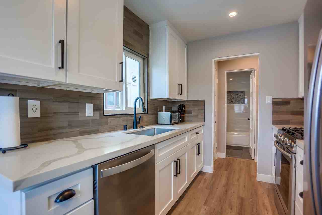 810 Island Ct #810 - Photo 4 of 18