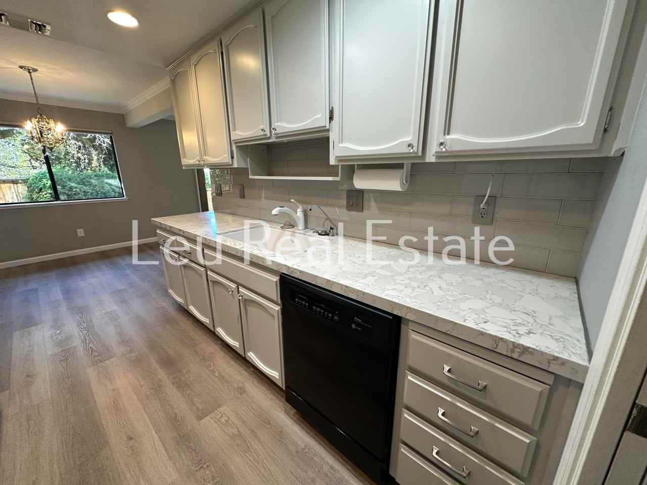 3262 Heights Dr - Photo 6 of 26