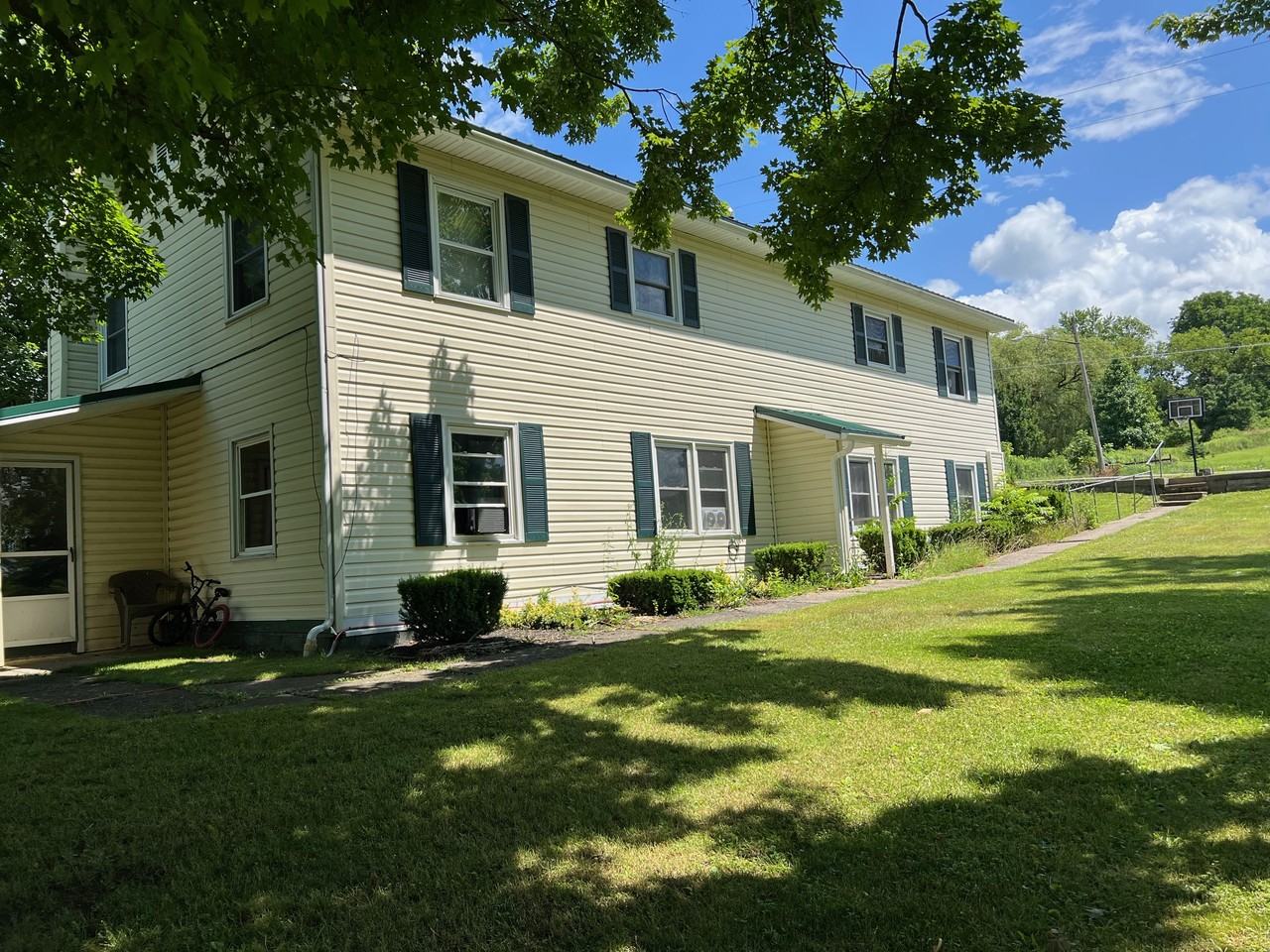 107 Oak Hill Rd #4 - Photo 4 of 12