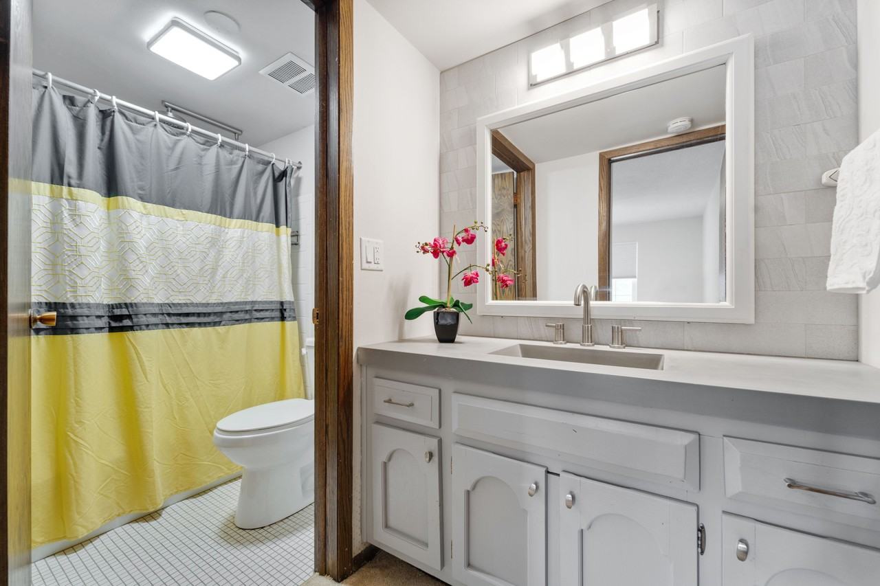 2101 Chateau Ct #201 - Photo 2 of 20