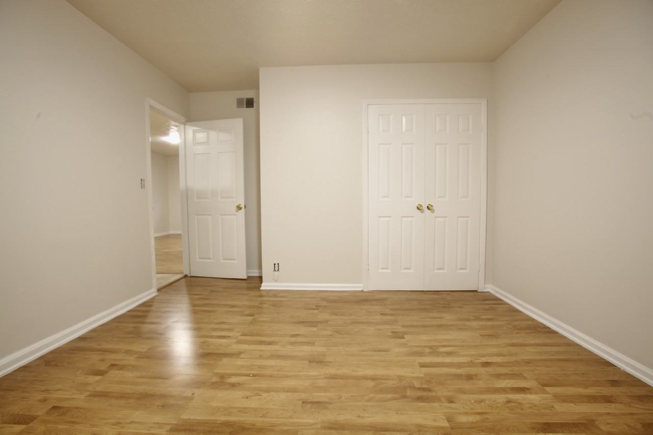 650 Allen St #5 - Photo 4 of 15