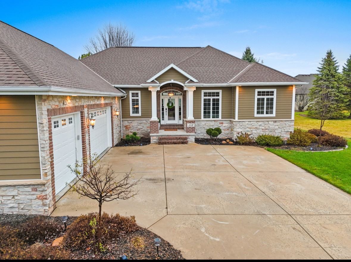 1112 Crown Pointe Cir #NA - Photo 3 of 11