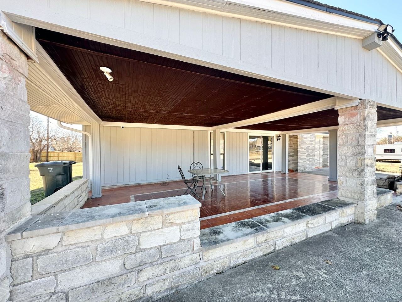 2402 Purser Dr - Photo 5 of 32