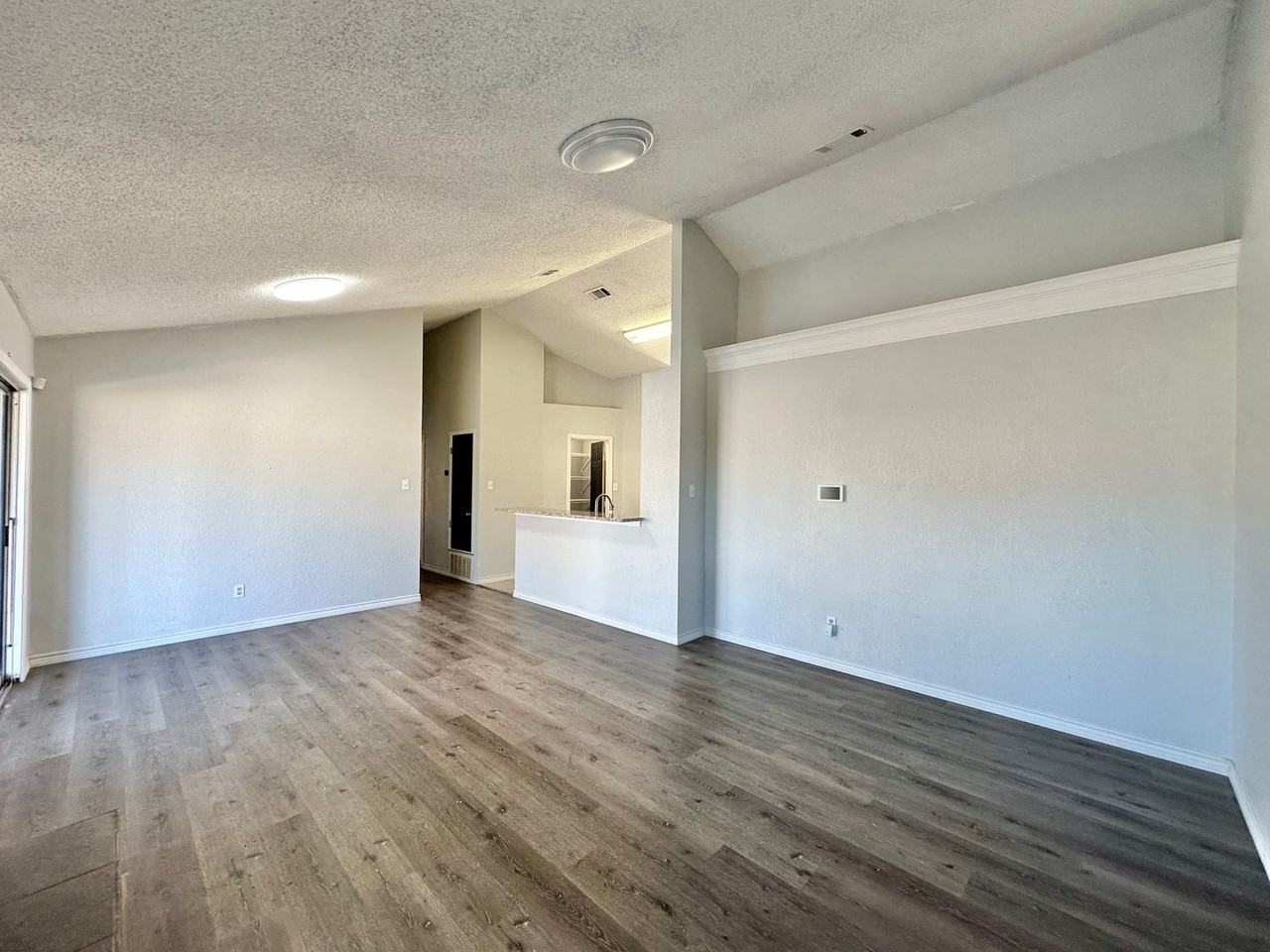 2402 Purser Dr - Photo 6 of 32