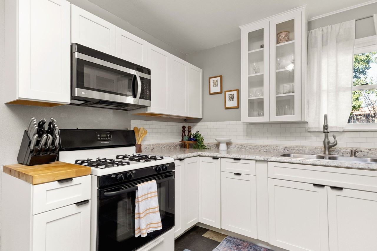 3312 Bengston St #NA - Photo 2 of 21