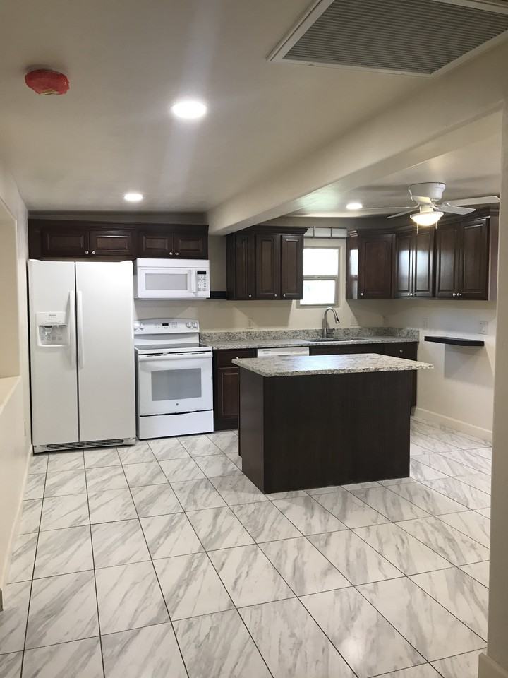 5721 E Camden St #NA - Photo 3 of 12