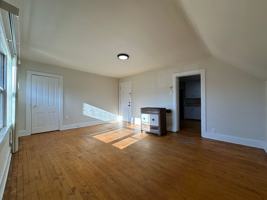 featured image of 1237 E Walnut St