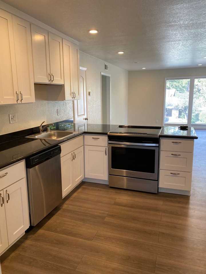 2078 Donald Dr - Photo 2 of 20